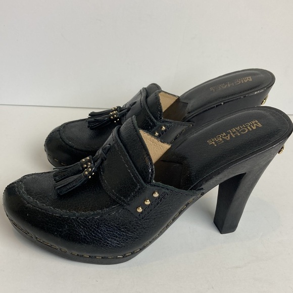 Michael Kors Pebbled Leather Wood Heeled Black Clog Tassel Sz 7.5 Dark Academia - Picture 1 of 16